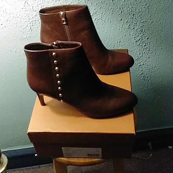 BOOTS - Picture 4 of 4